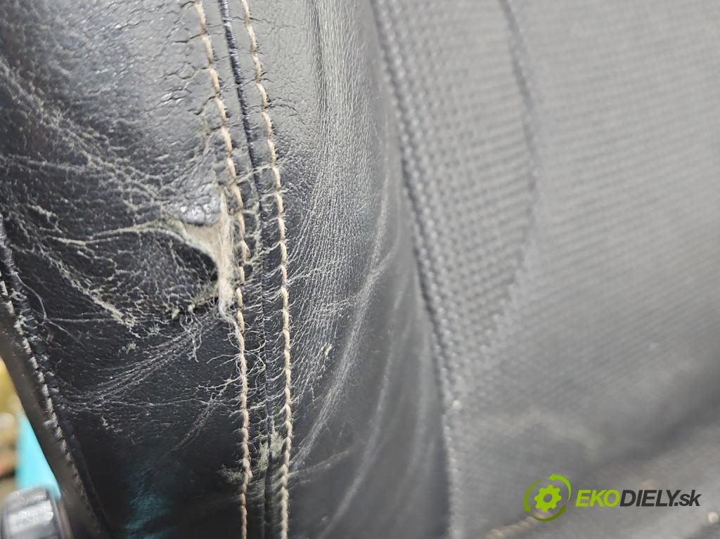 Audi A5 8T 2007-2016 3.0 tdi V6 239KM manual 176 kW 2967 cm3 2- Sedačka pravý  (Sedadlo)