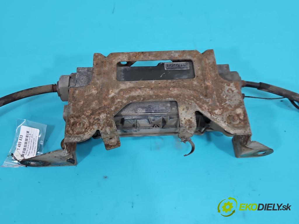 Renault Espace IV 2003-2014 2.0 T 163 HP manual 120 kW 1998 cm3 5- Brzda manuál: elektrický: 8200316575 (Ručná brzda)