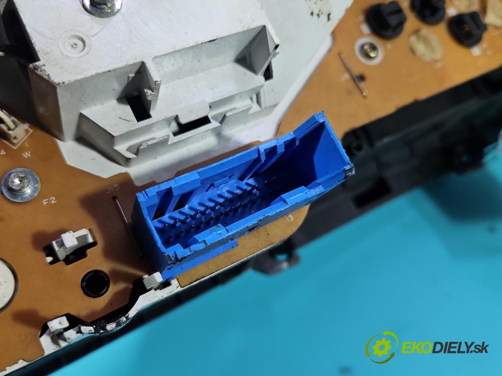 Audi 80 B4 1991-1994 2.0 JEDEN: 90 HP manual 66 kW 1984 cm3 4- prístrojovka/ budíky 893919067 (Prístrojová doska)