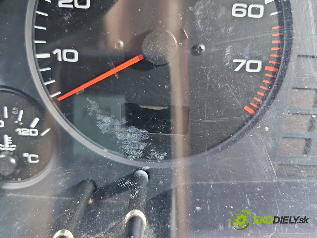 Audi 80 B4 1991-1994 2.0 JEDEN: 90 HP manual 66 kW 1984 cm3 4- prístrojovka/ budíky 893919067 (Prístrojová doska)