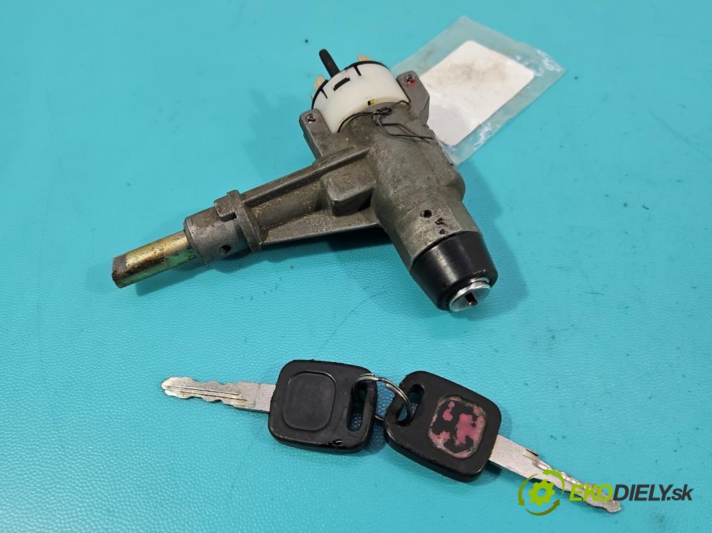 Audi 80 B4 1991-1994 2.0 JEDEN: 90 HP manual 66 kW 1984 cm3 4- Spínačka  (Spínacia skrinka)