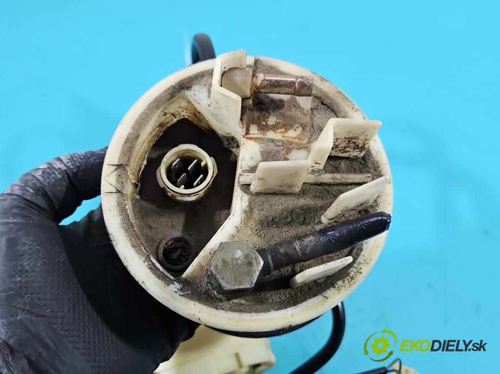 Audi 80 B4 1991-1994 2.0 JEDEN: 90 hp manual 66 kW 1984 cm3 4- čerpadlo paliva 8A0201319A