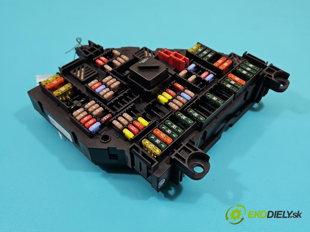 Bmw 5 F10 2010-2017 2.0 T 245KM automatic 180 kW 1997 cm3 4- skříňka pojistková 9252813-01 (Pojistková skříňka)