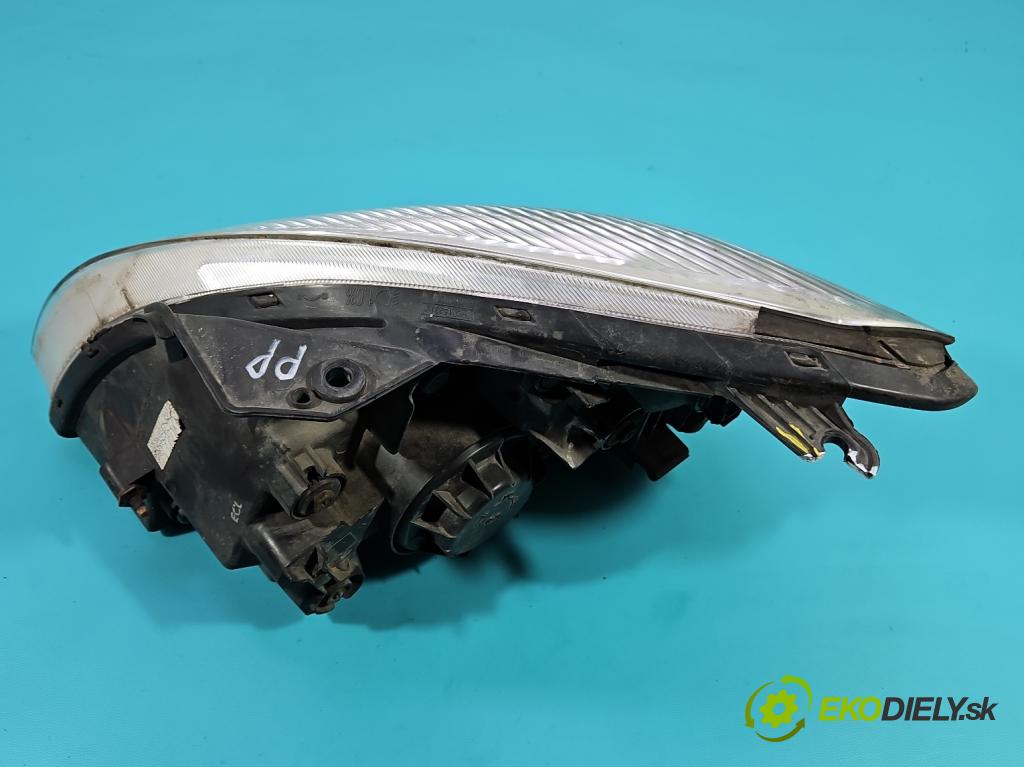 Kia Rio II 2005-2011 1.4 16V 97KM manual 71.3 kW 1399 cm3 4- Reflektor: pravý  (Svetlo predné pravé)