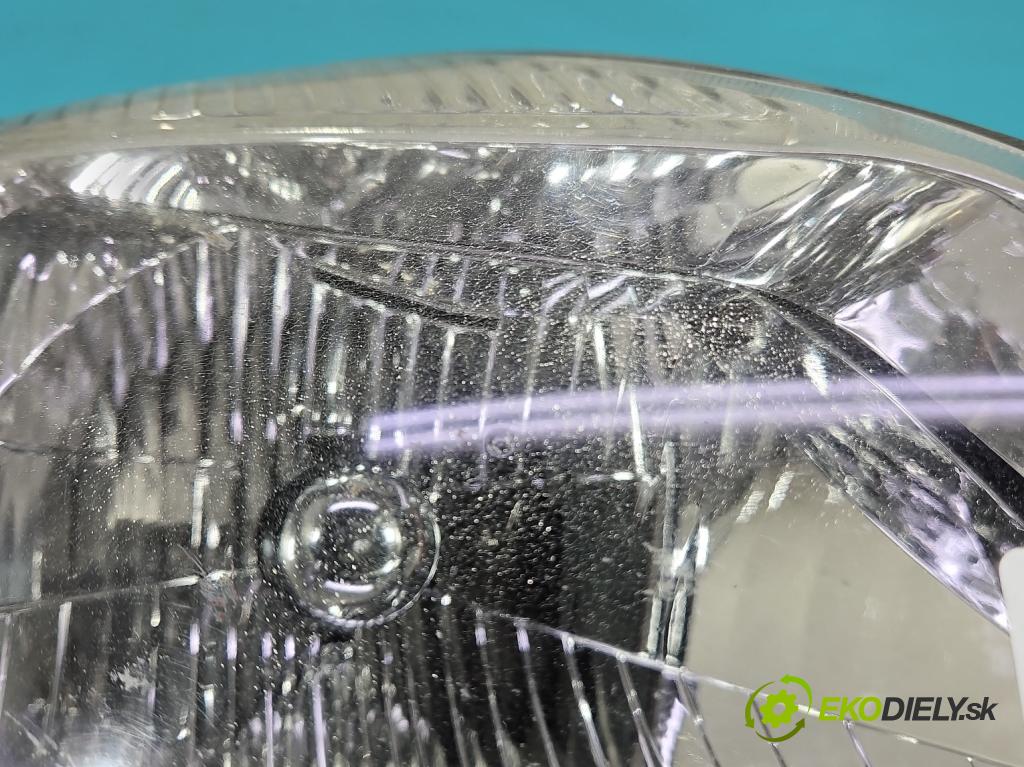 Kia Rio II 2005-2011 1.4 16V 97KM manual 71.3 kW 1399 cm3 4- Reflektor: pravý  (Svetlo predné pravé)