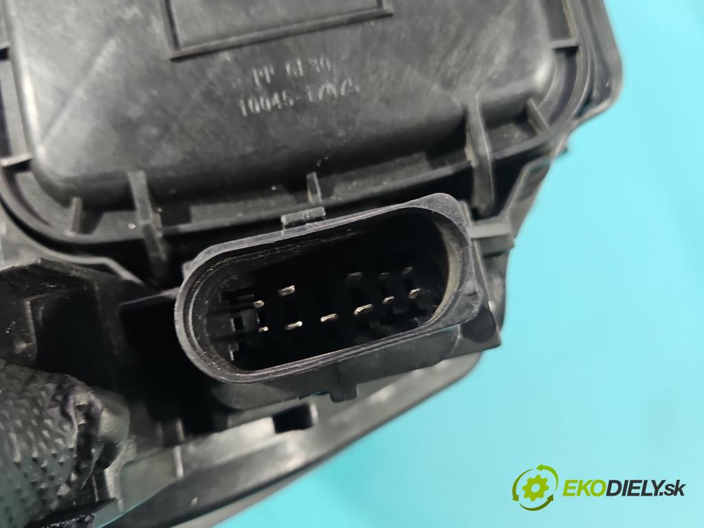 Audi Q5 2008-2016 2.0 tdi 170 HP manual 125 kW 1968 cm3 5- Reflektor: ľavý 8R0941029AF (Kľučka dverí ostatné)