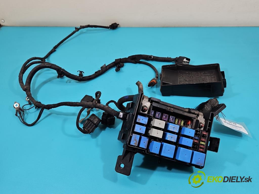 Kia Venga 1.4 crdi 75 hp manual 55 kW 1396 cm3 5- skříňka pojistková 91240-1P030 (Pojistková skříňka)