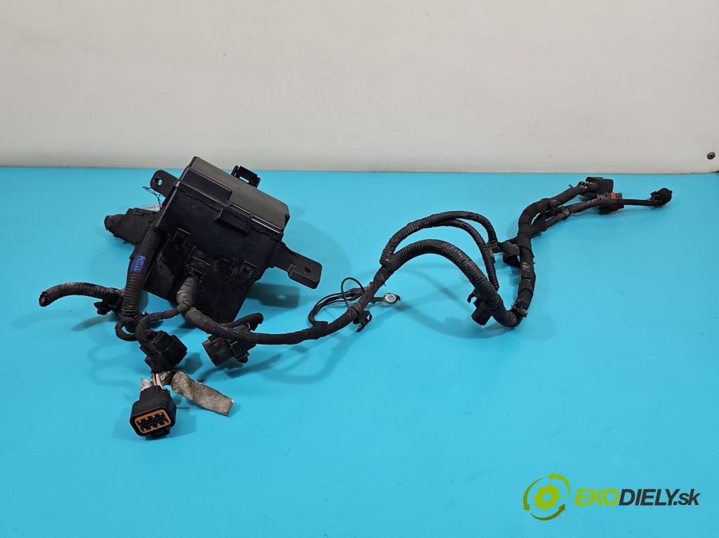 Kia Venga 1.4 crdi 75 hp manual 55 kW 1396 cm3 5- skříňka pojistková 91240-1P030 (Pojistková skříňka)