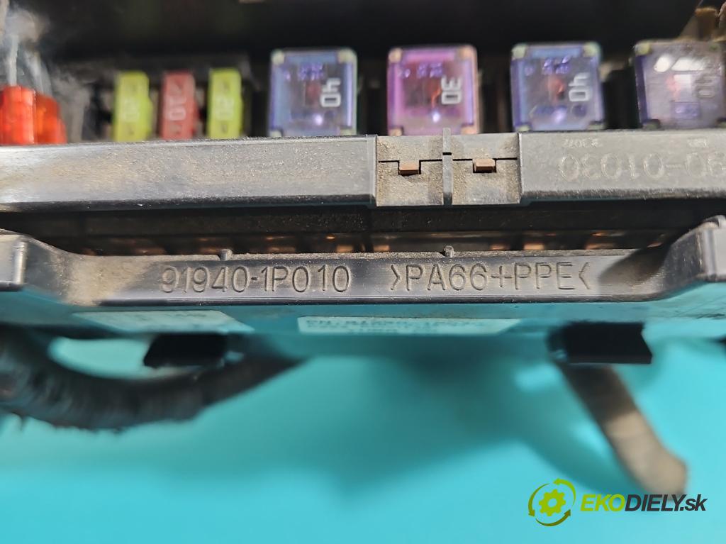 Kia Venga 1.4 crdi 75 hp manual 55 kW 1396 cm3 5- skříňka pojistková 91240-1P030 (Pojistková skříňka)