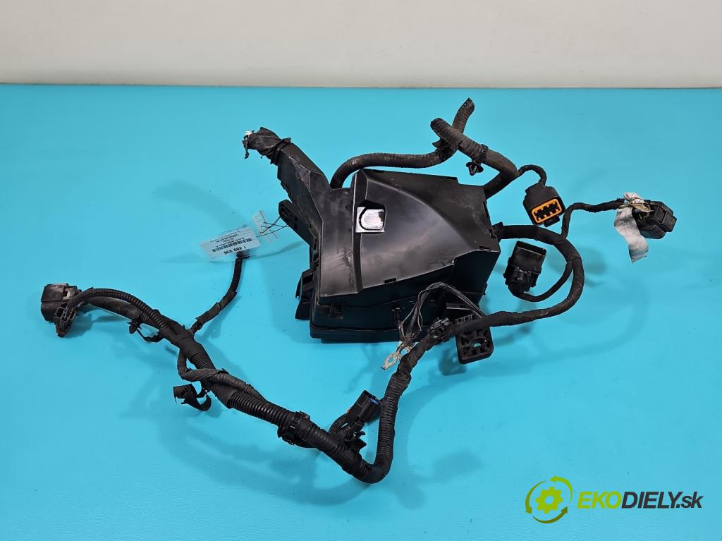 Kia Venga 1.4 crdi 75 hp manual 55 kW 1396 cm3 5- skříňka pojistková 91240-1P030 (Pojistková skříňka)