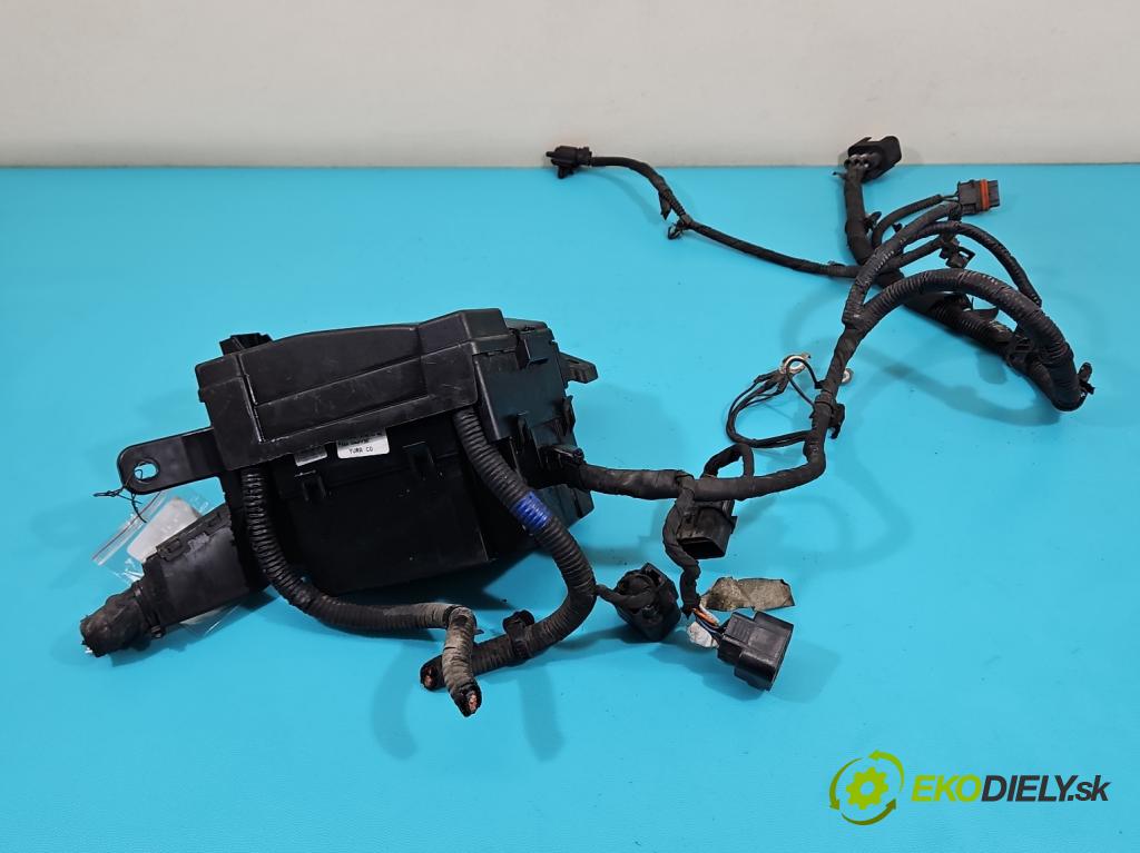 Kia Venga 1.4 crdi 75 hp manual 55 kW 1396 cm3 5- skříňka pojistková 91240-1P030 (Pojistková skříňka)