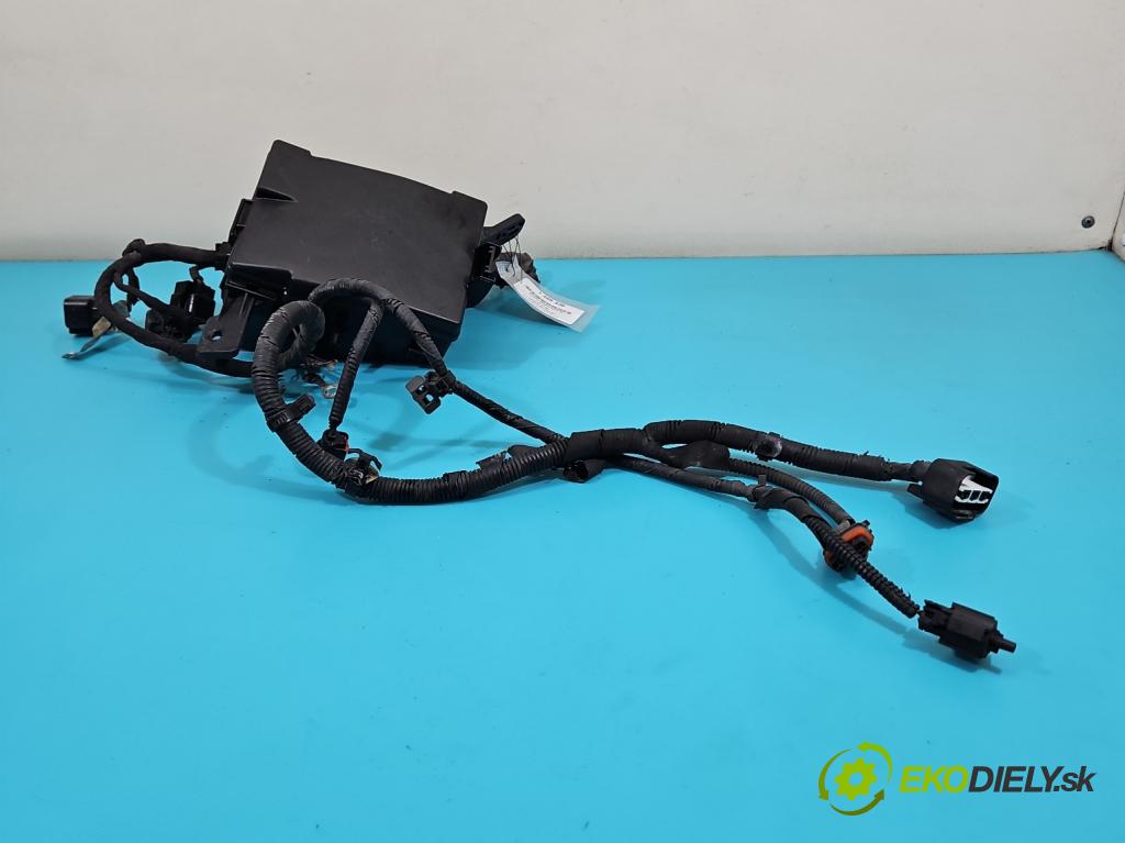 Kia Venga 1.4 crdi 75 hp manual 55 kW 1396 cm3 5- skříňka pojistková 91240-1P030 (Pojistková skříňka)