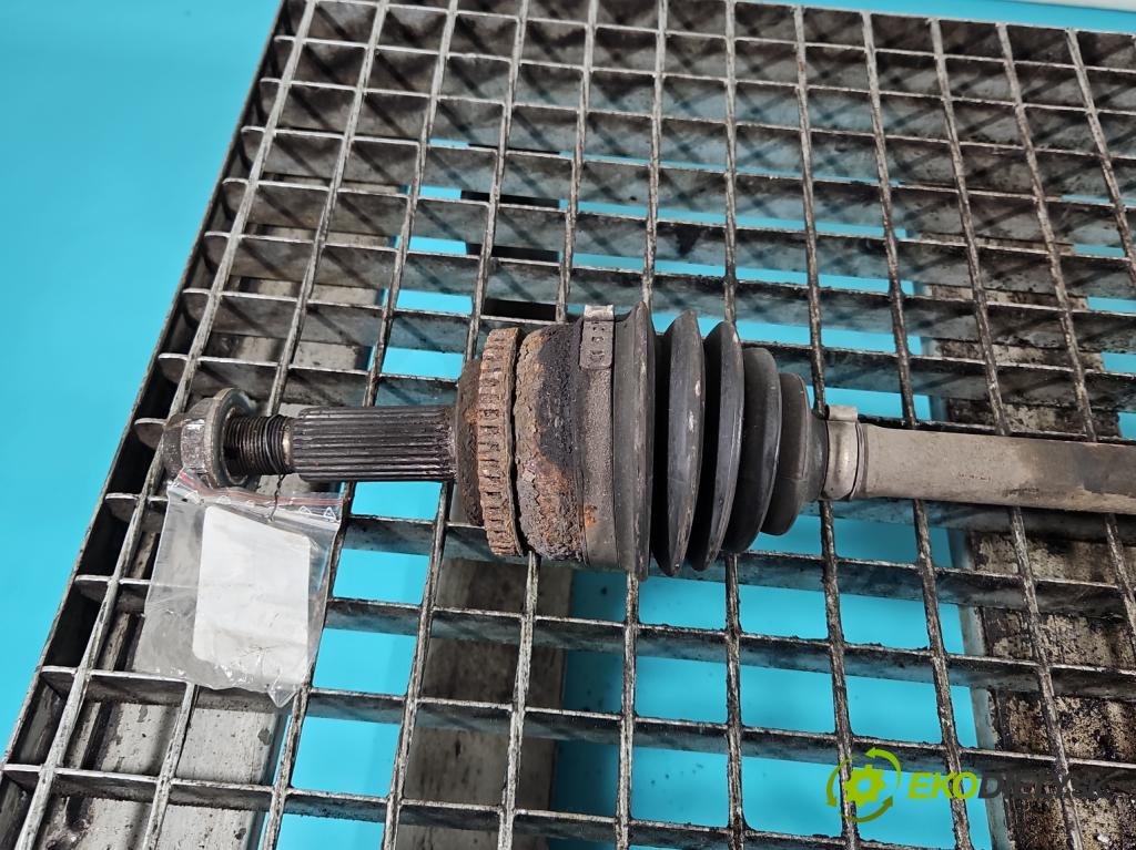 Kia Venga 1.4 crdi 75 HP manual 55 kW 1396 cm3 5- poloos predné ľavé