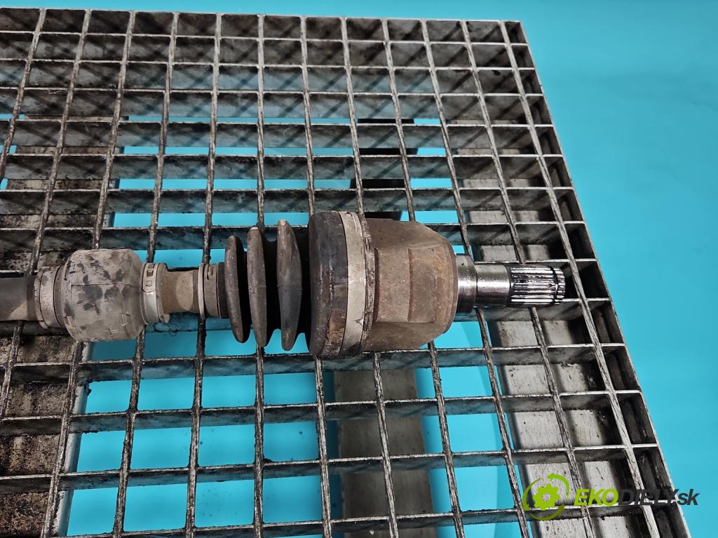 Kia Venga 1.4 crdi 75 HP manual 55 kW 1396 cm3 5- poloos predné ľavé