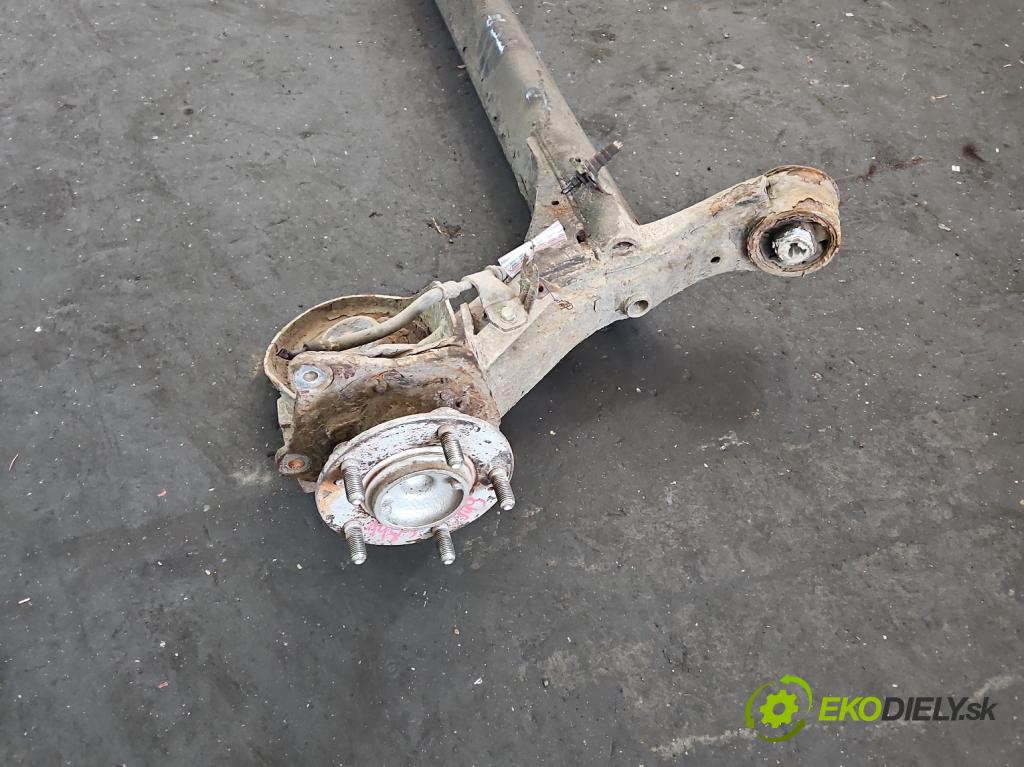 Kia Venga 1.4 crdi 75 hp manual 55 kW 1396 cm3 5- zadní výztuha  (Zadní výztuha)