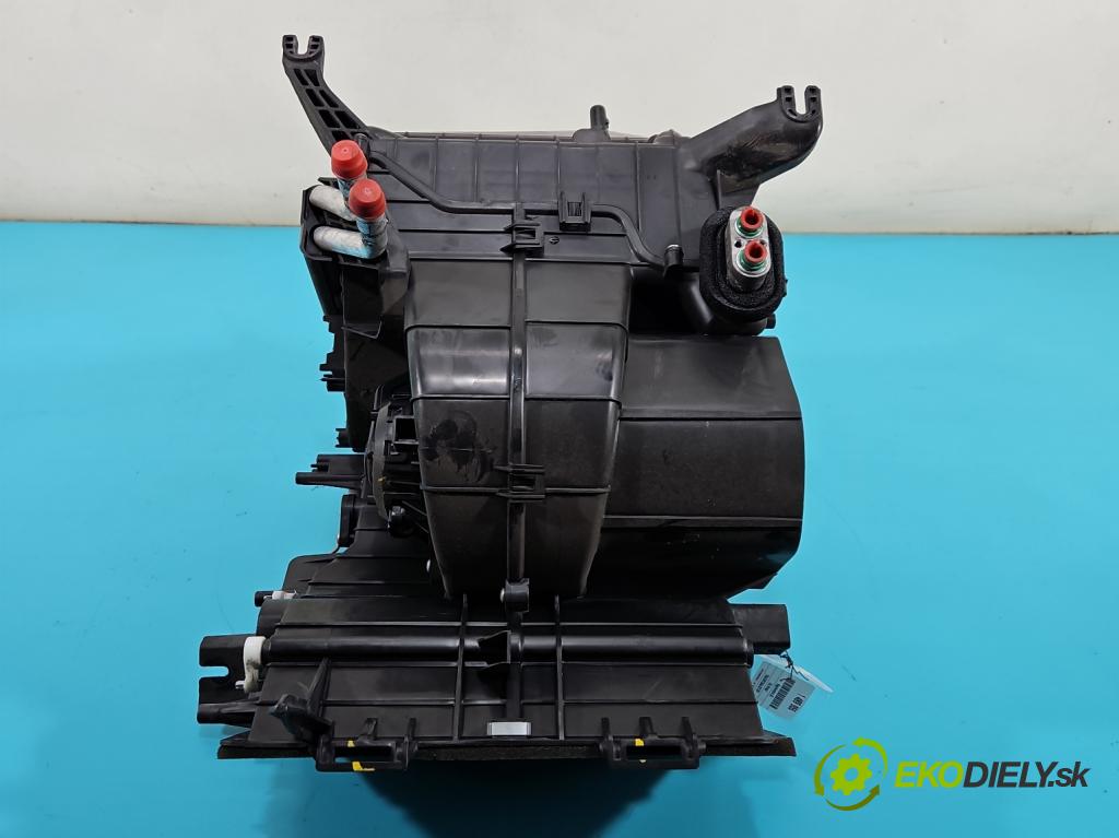 Kia Venga 1.4 crdi 75 hp manual 55 kW 1396 cm3 5- radiátor F00S3B2407 (Radiátor topení)