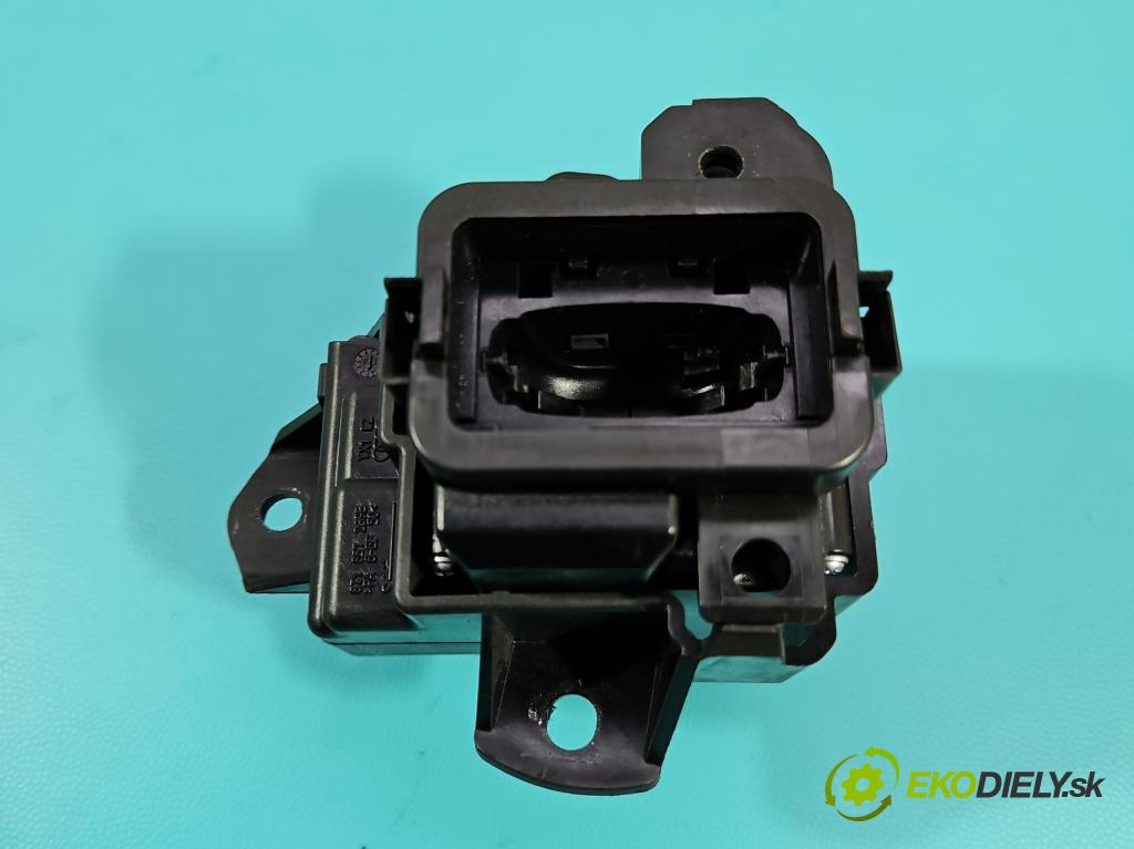 Audi A5 8T 2007-2016 2.0 TFSI 224hp automatic 165 kW 1984 cm3 5- Spínačka 8K0909131D (Spínacia skrinka)