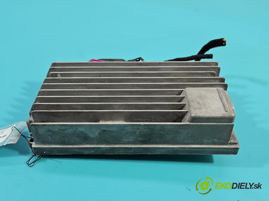 Audi A5 8T 2007-2016 2.0 TFSI 224 hp automatic 165 kW 1984 cm3 5- Zesilovač: 8T1035223A (Zesilovač)