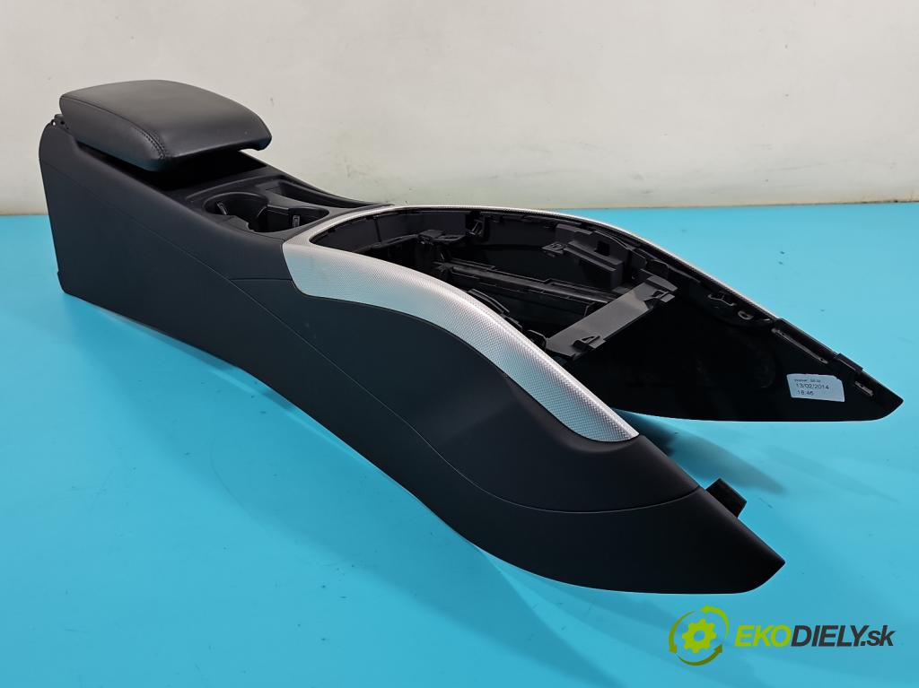 Audi A5 8T 2007-2016 2.0 TFSI 224hp automatic 165 kW 1984 cm3 5- operadlo 8K0864981D (Lakťová opierka)