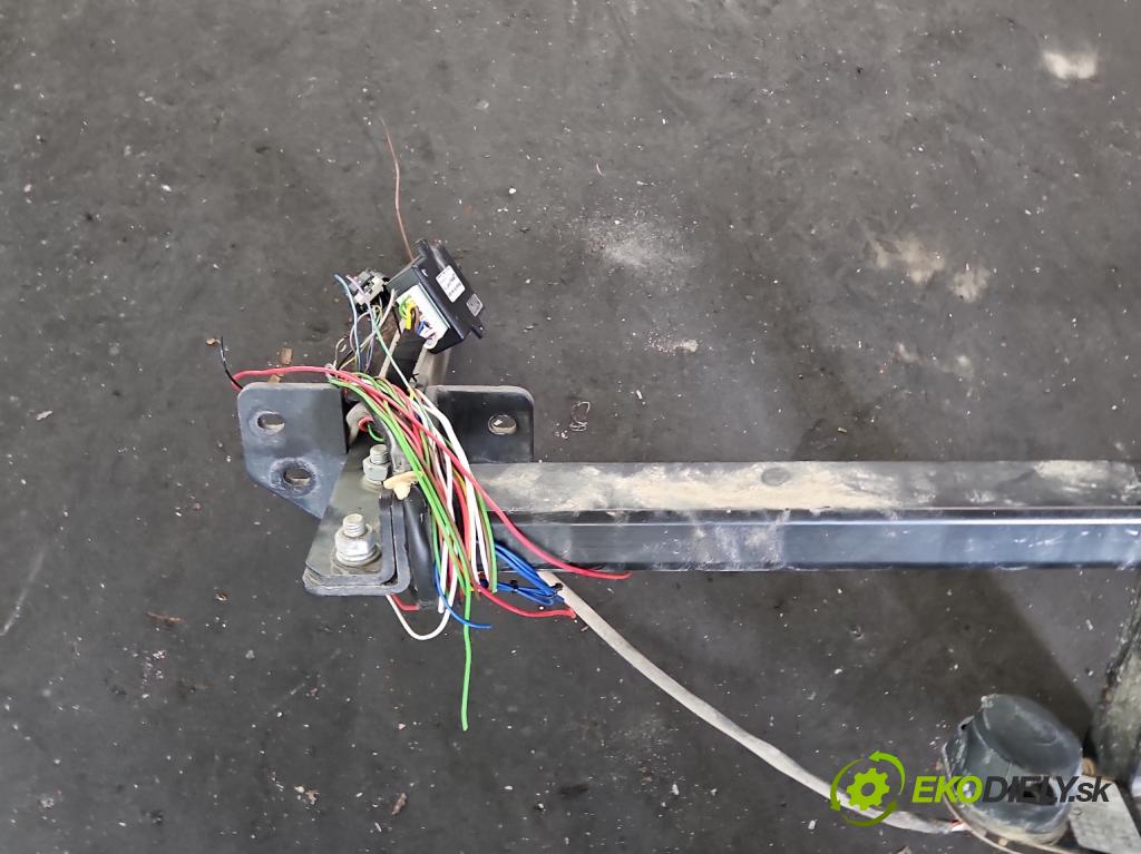 Opel Mokka A 2012-2019 1.6 cdti 136hp manual 100 kW 1598 cm3 5- oko tažné  (Tažné zařízení)