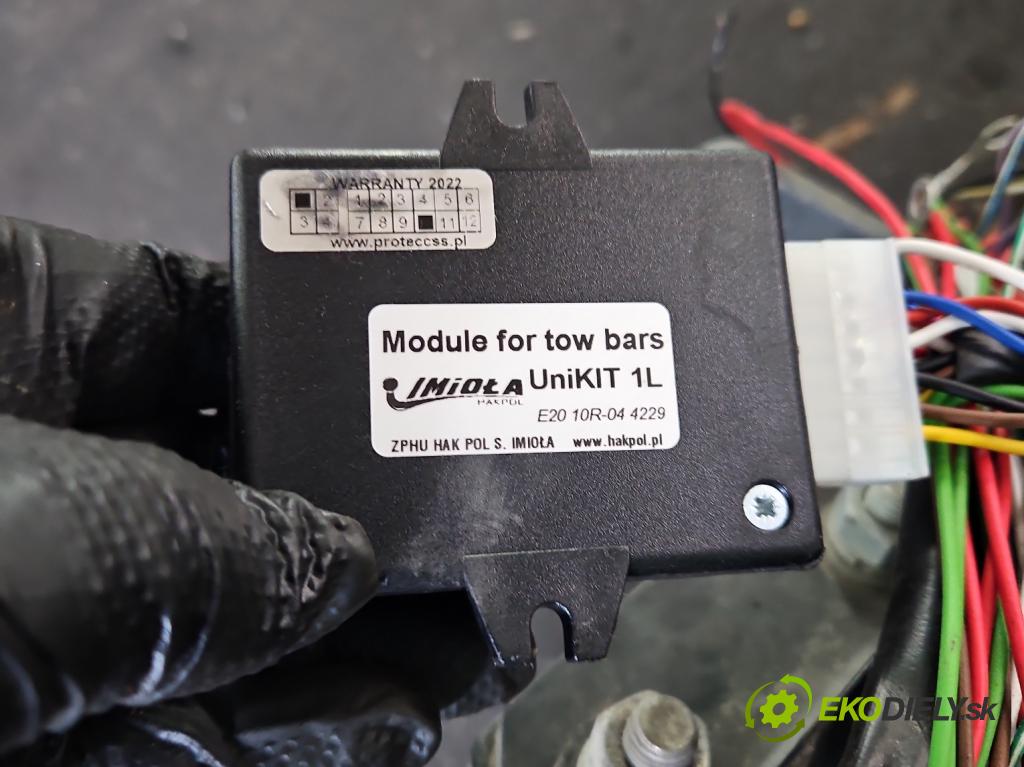 Opel Mokka A 2012-2019 1.6 cdti 136hp manual 100 kW 1598 cm3 5- oko tažné  (Tažné zařízení)