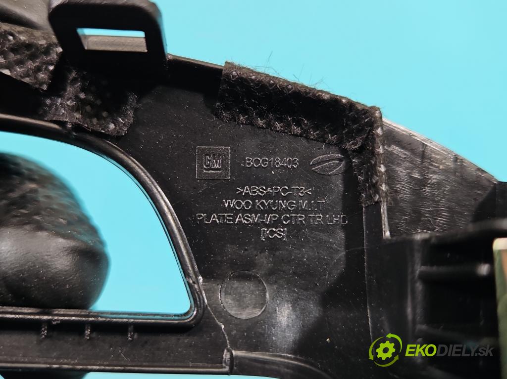 Opel Mokka A 2012-2019 1.6 cdti 136 HP manual 100 kW 1598 cm3 5- lišta ozdobná vnitŕní: BCG18403