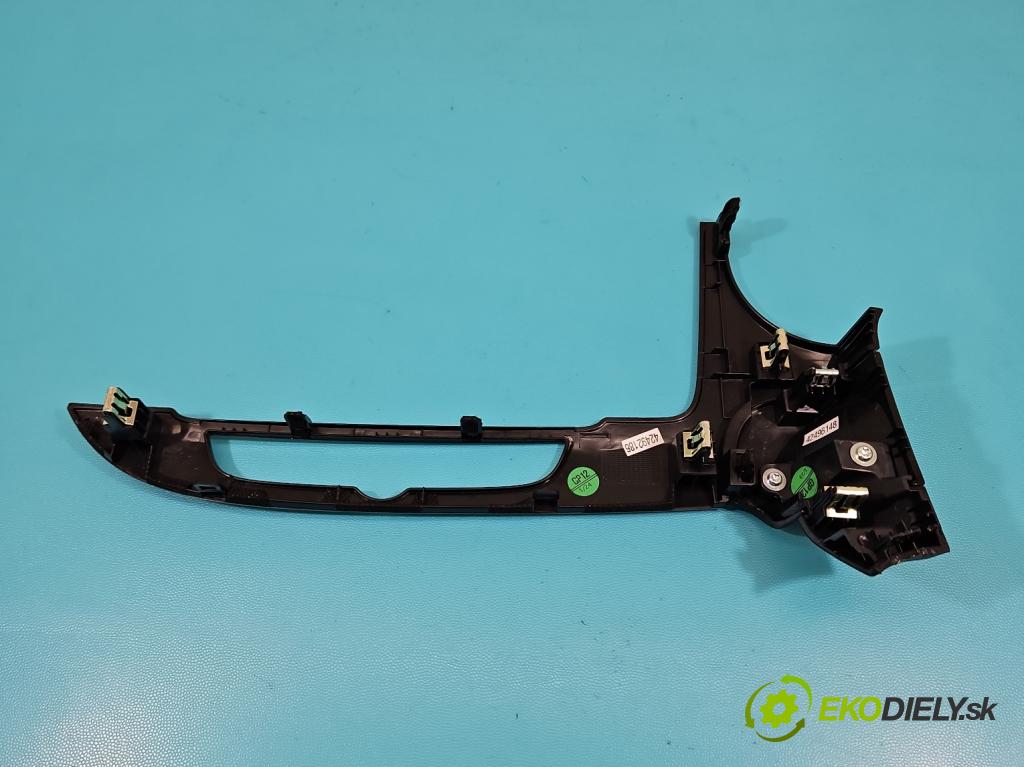 Opel Mokka A 2012-2019 1.6 cdti 136 HP manual 100 kW 1598 cm3 5- lišta ozdobná vnitŕní: BCG18403