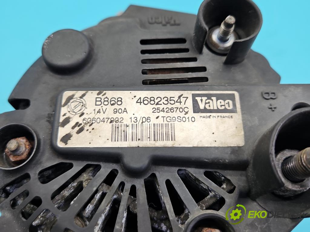 Fiat Punto Grande 1.3 JTD 69KM manual 51 kW 1300 cm3 3- Alternator 46823547 (Alternátor)