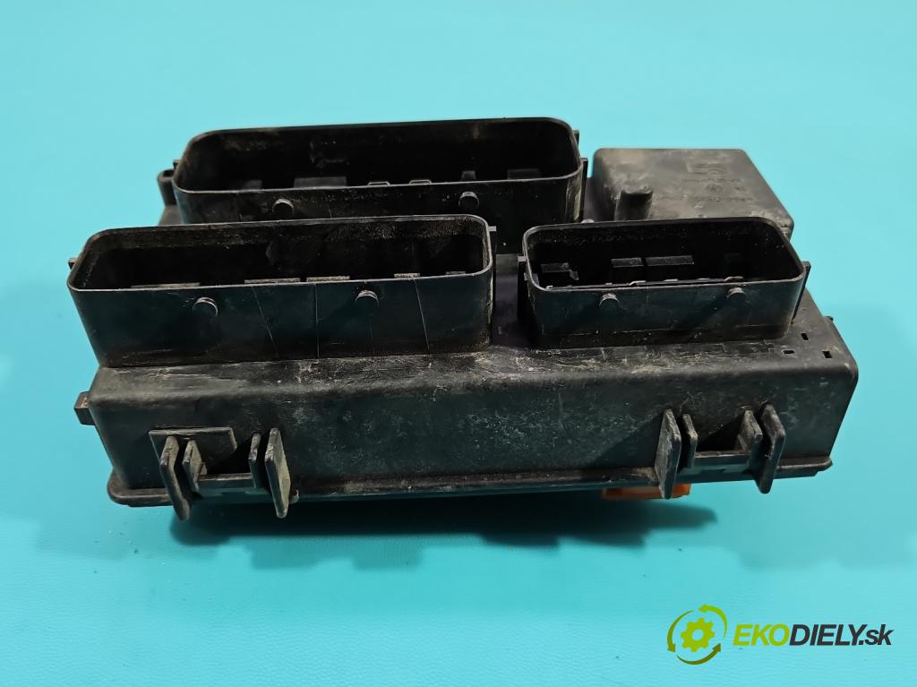 Fiat Punto Grande 1.3 JTD 69KM manual 51 kW 1300 cm3 3- skříňka pojistková 51775622 (Pojistková skříňka)