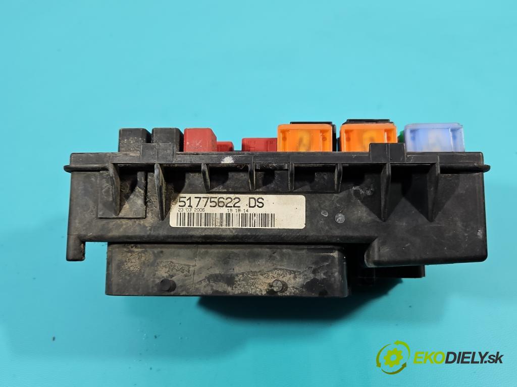 Fiat Punto Grande 1.3 JTD 69KM manual 51 kW 1300 cm3 3- skříňka pojistková 51775622 (Pojistková skříňka)