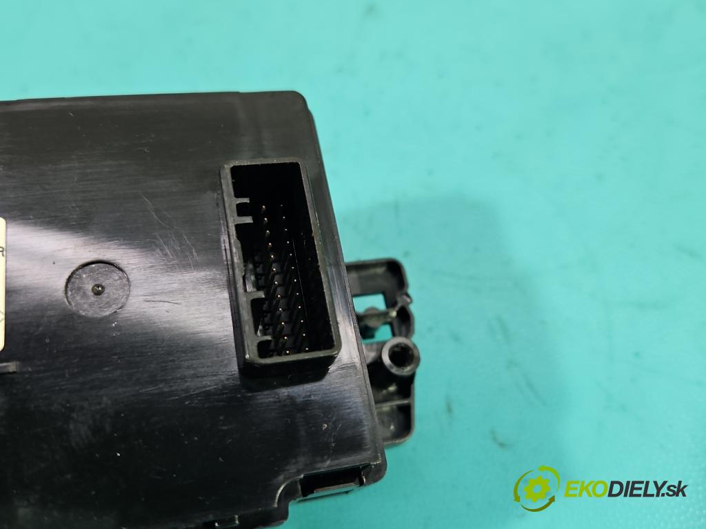 Renault Scenic III 2009-2016 1.6 dci 131 HP manual 96 kW 1598 cm3 5- panel kúrenia 275109409R
