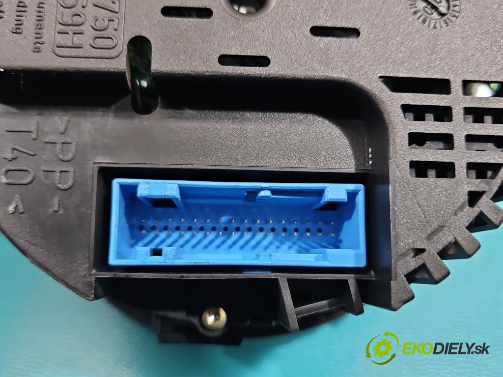 Audi A2 1.4 16V 75 HP manual 55 kW 1390 cm3 5- prístrojovka/ budíky 8Z0920900A (Prístrojová doska)