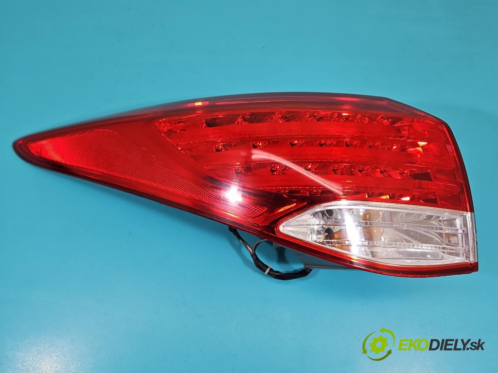 Hyundai I40 1.7 crdi 116 HP manual 85 kW 1685 cm3 5- svetlo / reflektor zadné ľavé 92401-3Z0 (Kľučka dverí ostatné)