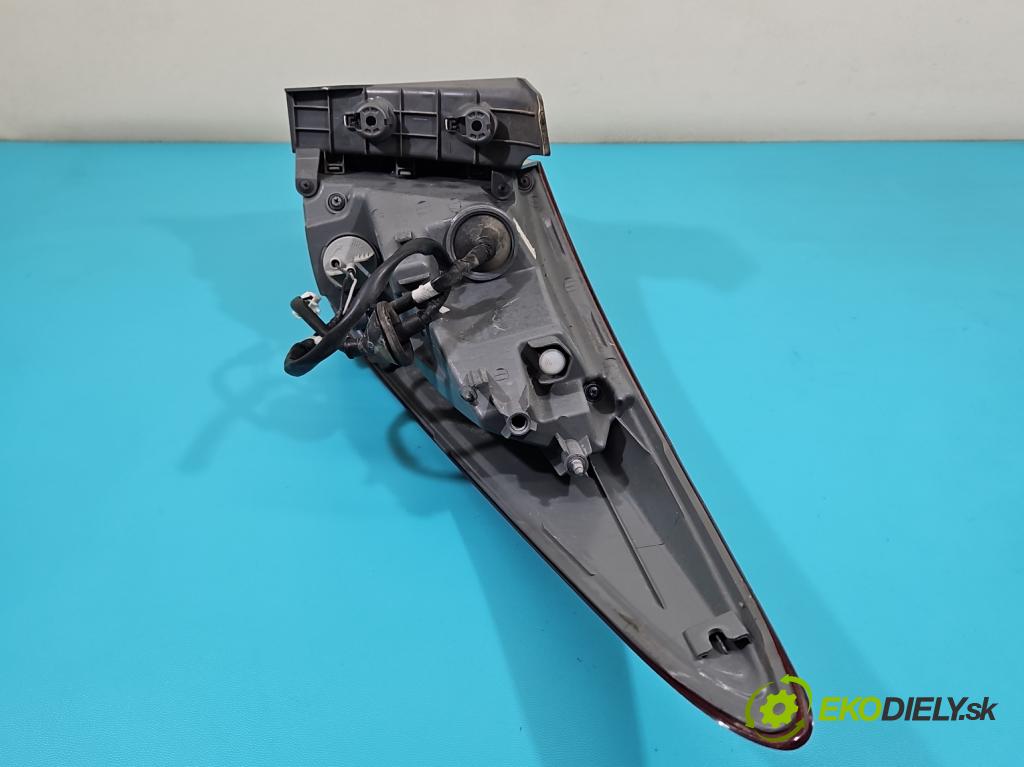 Hyundai I40 1.7 crdi 116 HP manual 85 kW 1685 cm3 5- svetlo / reflektor zadné ľavé 92401-3Z0 (Kľučka dverí ostatné)