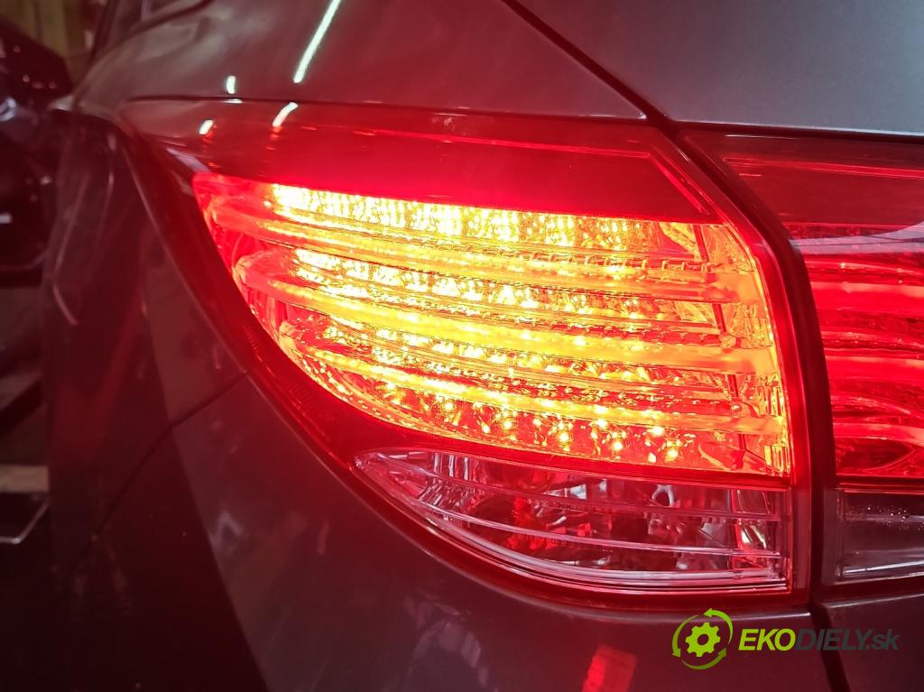 Hyundai I40 1.7 crdi 116 HP manual 85 kW 1685 cm3 5- svetlo / reflektor zadné ľavé 92401-3Z0 (Kľučka dverí ostatné)