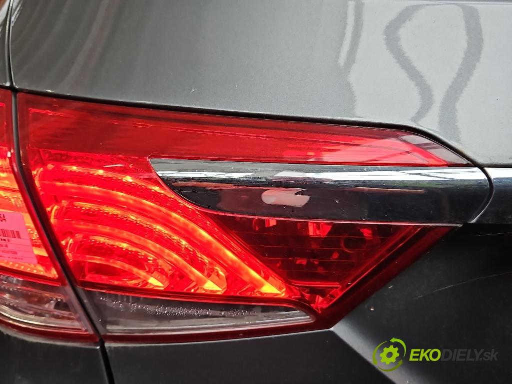 Hyundai I40 1.7 crdi 116 HP manual 85 kW 1685 cm3 5- svetlo / reflektor zadné ľavé 92403-3Z0 (Kľučka dverí ostatné)