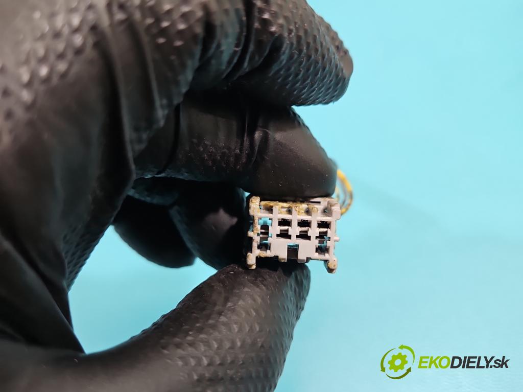 Honda Accord VI 1998-2002 1.8 16V 136 HP manual 100 kW 1850 cm3 5- zrkadlo ľavé  (Kľučka dverí ostatné)