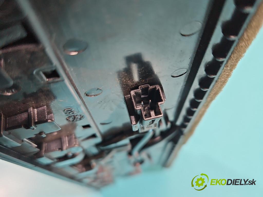 Audi A5 8T 2007-2016 2.0 TFSI 224hp automatic 165 kW 1984 cm3 5- Mřížka: kúrenia stredová 8T1820951E (Mriežka kúrenia (fukár))