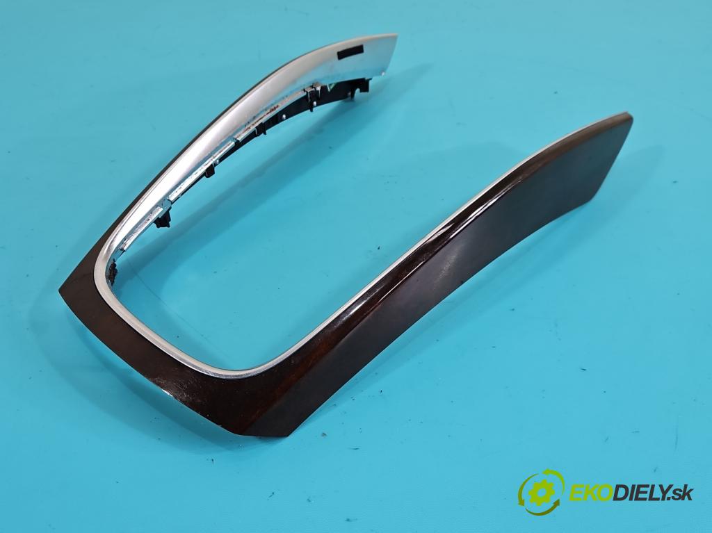 Audi Q5 2008-2016 2.0 tdi 170 hp manual 125 kW 1968 cm3 5- lišta ozdobná interiéry: 8R0863305B