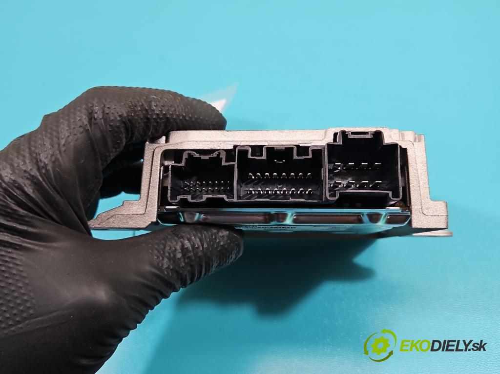 Renault Scenic III 2009-2016 1.6 dci 131 HP manual 96 kW 1598 cm3 5- Zesilovač: 28063-0547R (Zosilňovač)