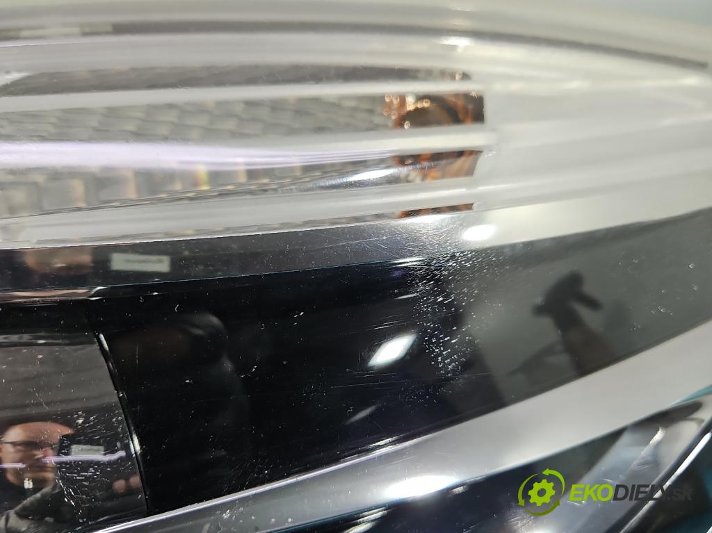 Renault Scenic III 2009-2016 1.6 dci 131 HP manual 96 kW 1598 cm3 5- Reflektor: ľavý 260601946R (Kľučka dverí ostatné)