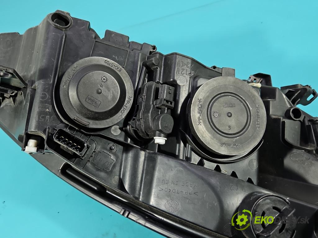 Renault Scenic III 2009-2016 1.6 dci 131 HP manual 96 kW 1598 cm3 5- Reflektor: ľavý 260601946R (Kľučka dverí ostatné)