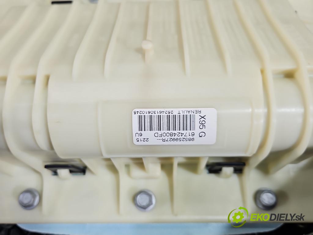 Renault Scenic III 2009-2016 1.6 dci 131 hp manual 96 kW 1598 cm3 5- kokpit,přistrojova deska