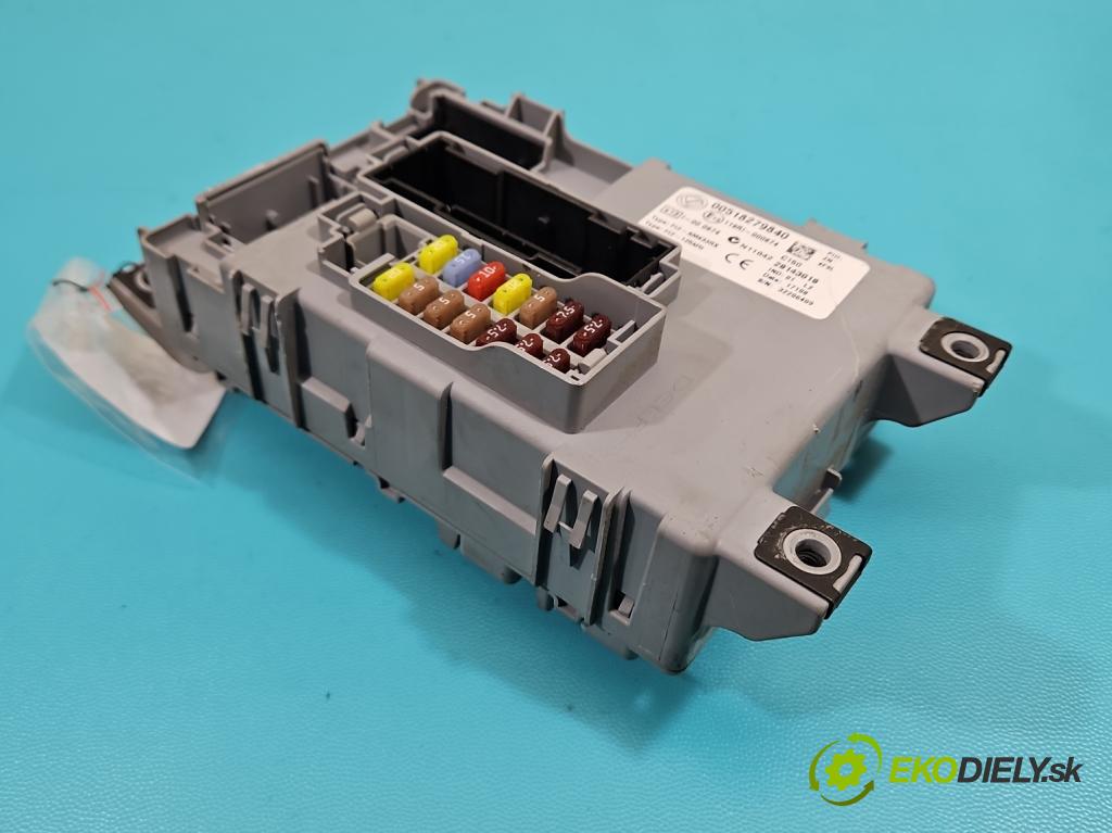 Fiat 500 2007-2020 1.2 8V 69KM manual 51 kW 1242 cm3 3- skříňka pojistková 00518279840 (Pojistková skříňka)