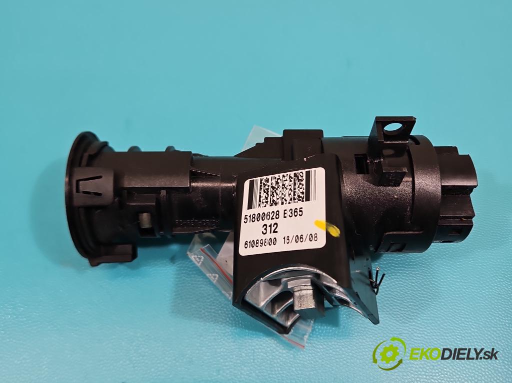Fiat 500 2007-2020 1.2 8V 69KM manual 51 kW 1242 cm3 3- Spínačka 51800628 (Spínacia skrinka)
