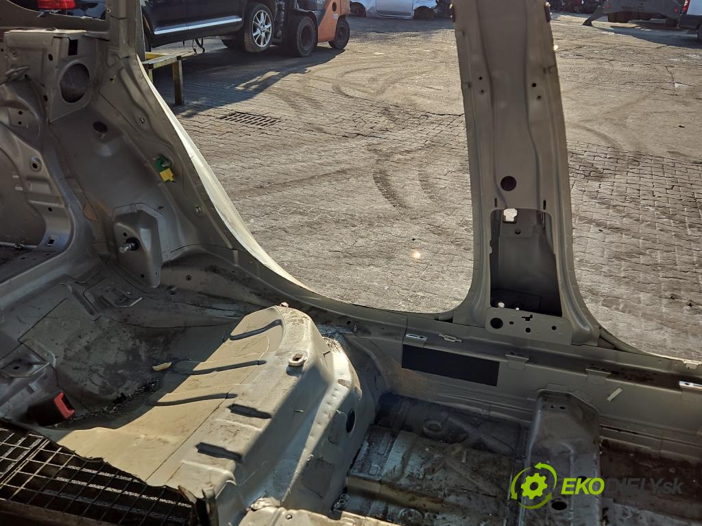 Audi A5 8T 2007-2016 2.0 TFSI 224 hp automatic 165 kW 1984 cm3 5- práh levý  (Karoserie ostatní)