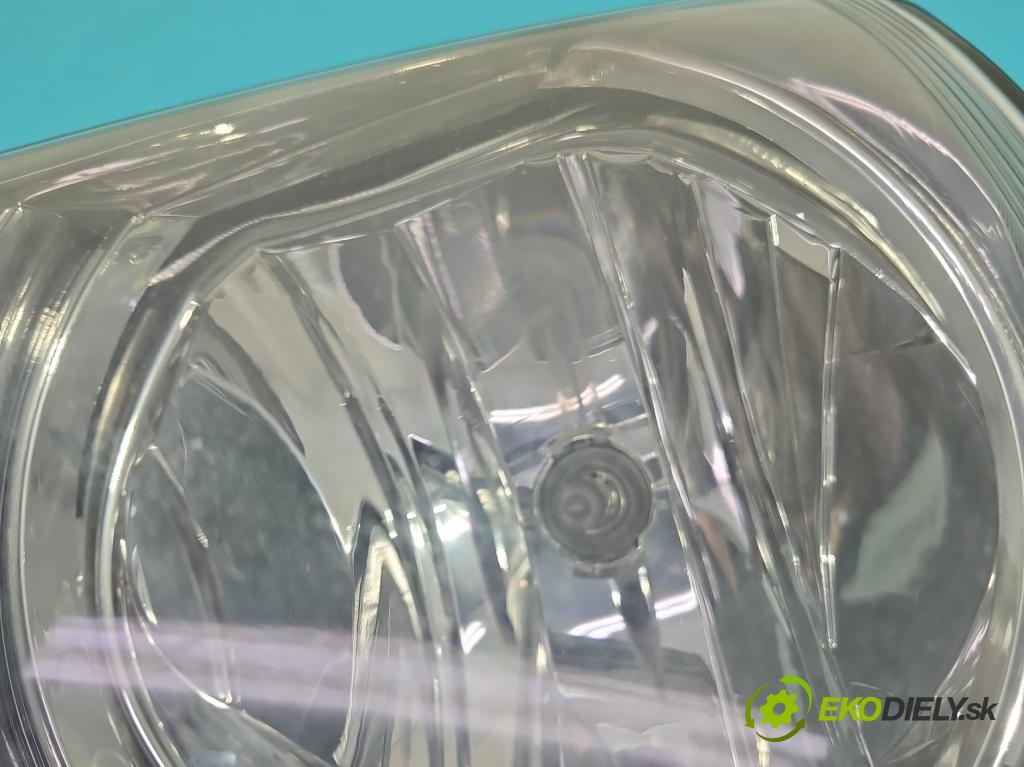 Toyota Avensis I T22 1997-2003 1.6 vvti 110 HP manual 81 kW 1598 cm3 4- Reflektor: ľavý  (Kľučka dverí ostatné)