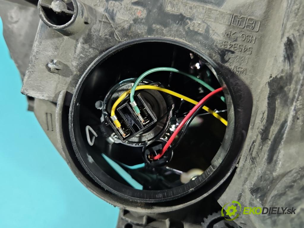 Toyota Avensis I T22 1997-2003 1.6 vvti 110 HP manual 81 kW 1598 cm3 4- Reflektor: ľavý  (Kľučka dverí ostatné)