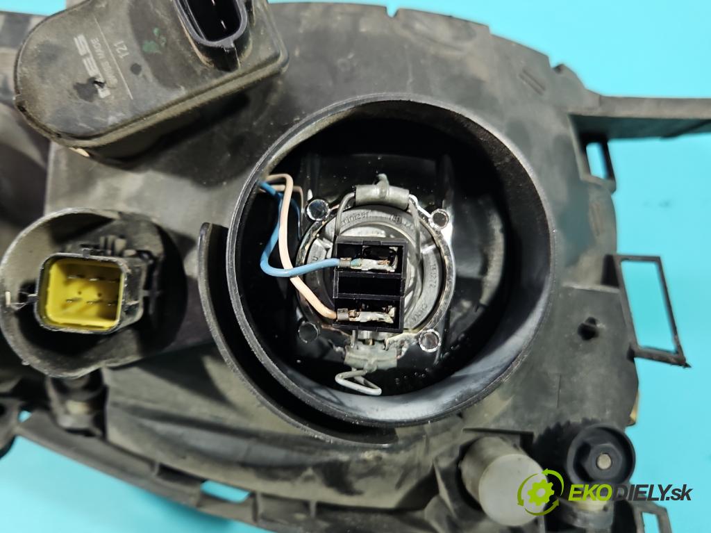 Toyota Avensis I T22 1997-2003 1.6 vvti 110 HP manual 81 kW 1598 cm3 4- Reflektor: ľavý  (Kľučka dverí ostatné)