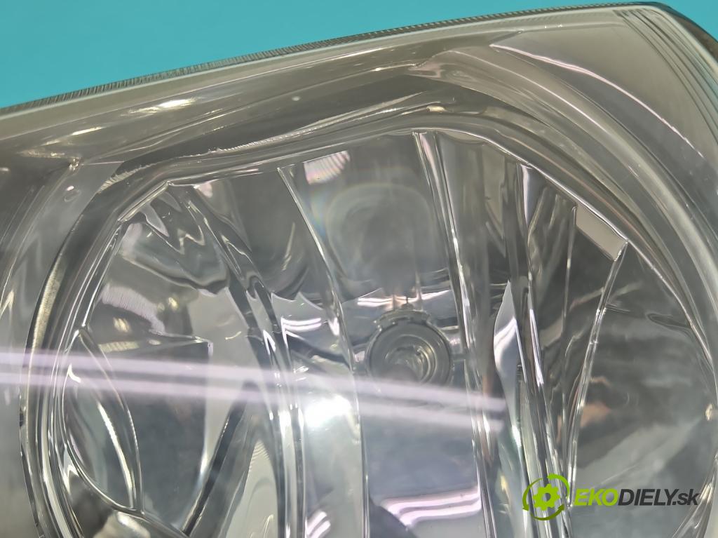 Toyota Avensis I T22 1997-2003 1.6 vvti 110 HP manual 81 kW 1598 cm3 4- Reflektor: ľavý  (Kľučka dverí ostatné)